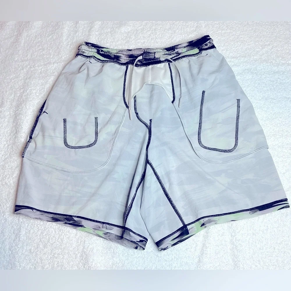 Lululemon Athletica men’s Green and Black Athletic Shorts camouflage size S